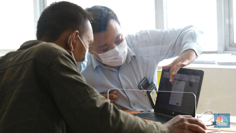 Kantor Pajak Buka Pelayanan Pengisian SPT, Rabu (3/3/2021). (CNBC Indonesia/Andrean Kristianto)