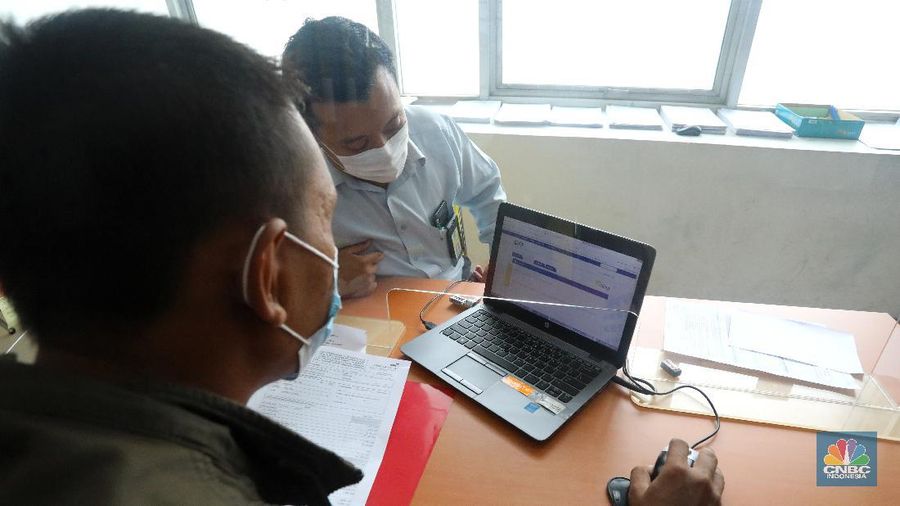 Kantor Pajak Buka Pelayanan Pengisian SPT, Rabu (3/3/2021). (CNBC Indonesia/Andrean Kristianto)