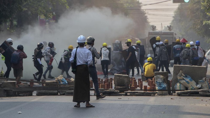 Pedemo penolak kudeta militer di Myanmar masih terus lakukan aksi pada 3 Maret 2021. AP/