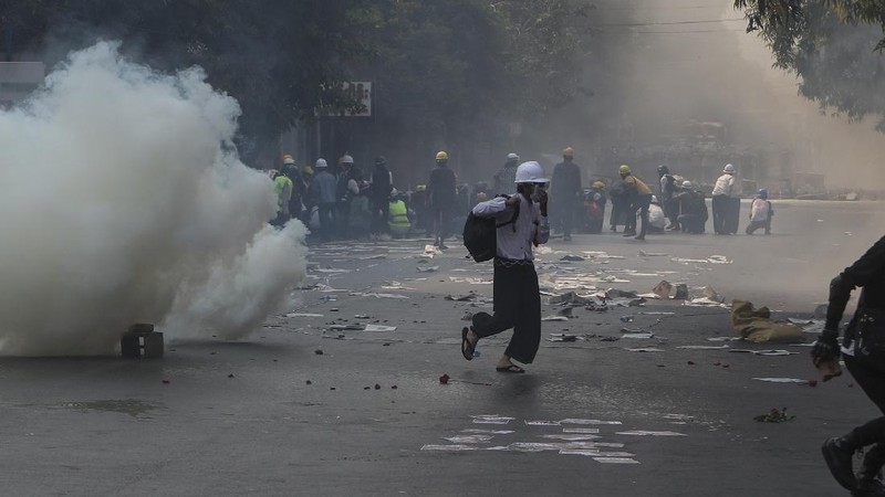 Pedemo penolak kudeta militer di Myanmar masih terus lakukan aksi pada 3 Maret 2021. AP/