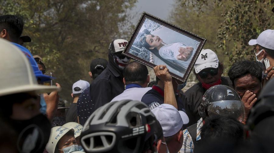 Kyal Sin atau Angel, remaja 19 tahun yang tewas tertembak junta Myanmar. AP/
