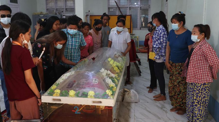 Kyal Sin atau Angel, remaja 19 tahun yang tewas tertembak junta Myanmar. AP/