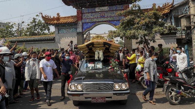 Kyal Sin atau Angel, remaja 19 tahun yang tewas tertembak junta Myanmar. AP/