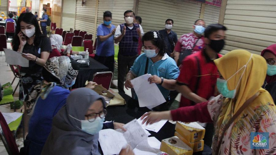 Vaksin massal di Mall CBD Ciledug, Tangerang, Banten, Kamis (4/3/2021). (CNBC Indonesia/Muhammad Sabki)