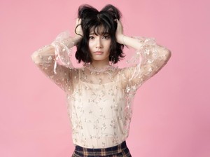 Styling Sheer Outfit, Cocok untuk Cuaca di Indonesia