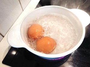 Cara Rebus Telur yang Ideal, Taruh Air atau Telur Duluan di Panci?