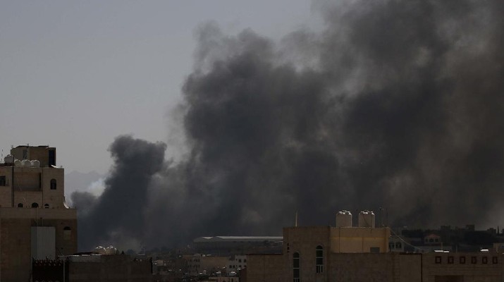 Sebuah drone kembali menyerang Arab Saudi. Kali ini, pesawat itu menyerang pelabuhan minyak. (AP/Hani Mohammed)