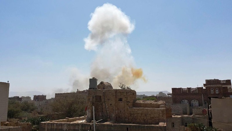 Sebuah drone kembali menyerang Arab Saudi. Kali ini, pesawat itu menyerang pelabuhan minyak. (AP/Hani Mohammed)