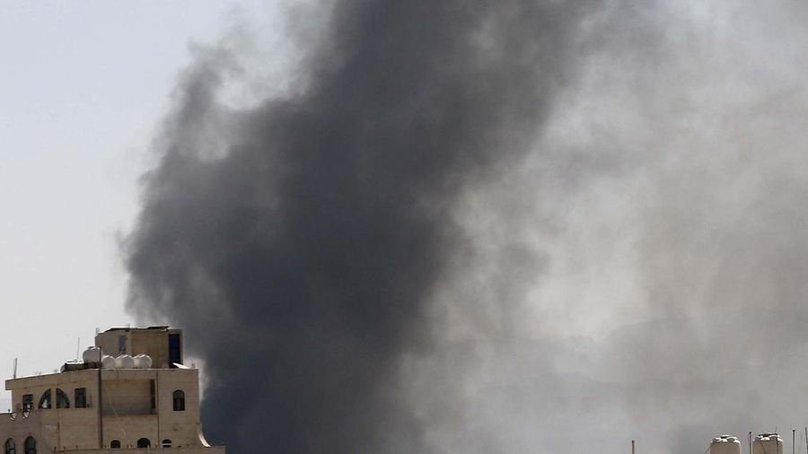 Sebuah drone kembali menyerang Arab Saudi. Kali ini, pesawat itu menyerang pelabuhan minyak. (AP/Hani Mohammed)