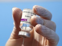 30 Orang Sakit Serius Usai Divaksin AstraZeneca, 7 Tewas