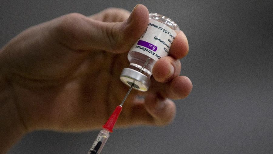 Vaksin AstraZeneca. (AP/Christophe Ena)