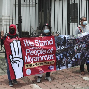 Potret Buruh RI 'Serbu' Kedubes Myanmar