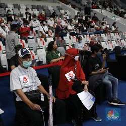 Lansia dengan KTP Luar DKI Bisa Vaksin di GBK, Ini Caranya!
