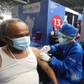 Sentra Vaksinasi Bersama BUMN Terima Lansia KTP Non DKI
