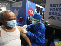 Sentra Vaksinasi Bersama BUMN Terima Lansia KTP Non DKI