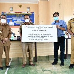 Dukung Desa Mandiri, KPC Bantu Sarana Olahraga & Air Bersih