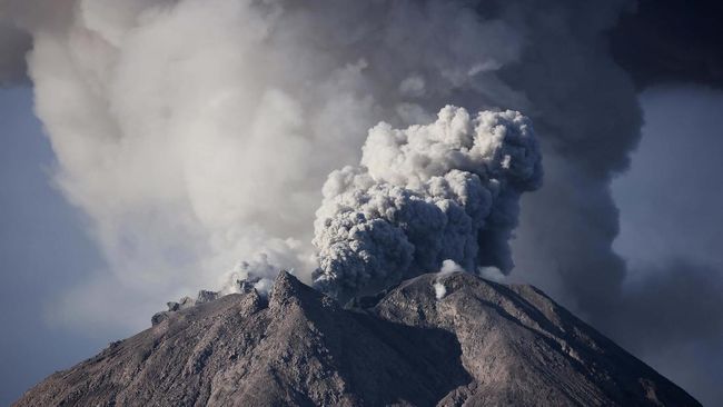 Gunung Berapi RI Bangkit Setelah Lama Tertidur, Pakar ITB Beri Warning