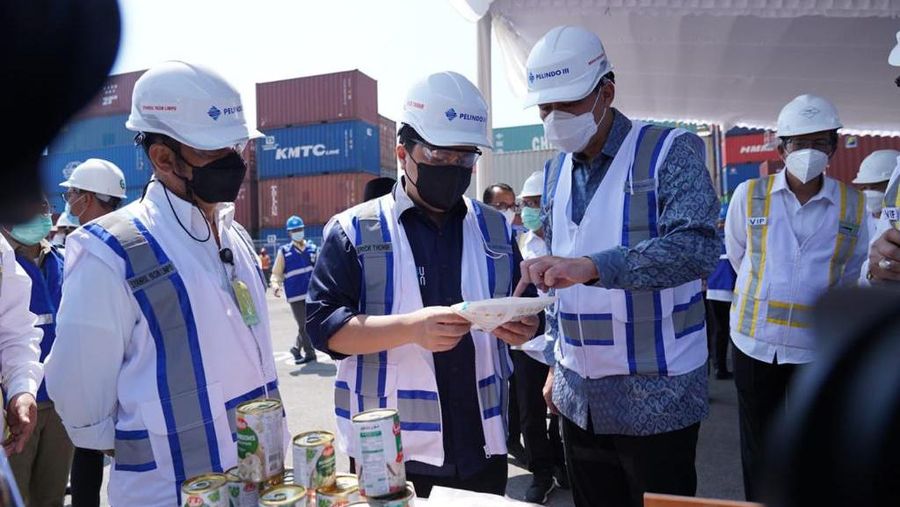 Kunjungan Bersama MenTan, MenDag dan MenBUMN dalam peluncuran ekspor hasil pertanian ke 27 negara spt sarang burung, kopi, jamur, cengkeh, okra dan lain2 serta meninjau peninjauan awal panen raya beras. Ist