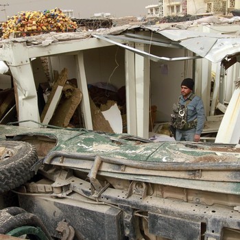 Hancur Lebur! Bom Mobil Meledak di Afghanistan, 7 Orang Tewas