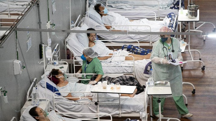 Ilustrasi rumah sakit yang penuh karena tingginya pasien yang terpapar Virus Corona di Sao Paulo, Brasil. (AP/Andre Penner)