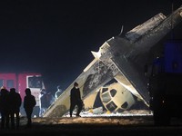 Penampakan Pesawat Jatuh di Kazakhstan, 4 Tewas