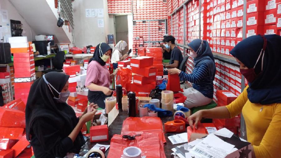 Kondisi gudang POLLENZO, salah satu UMKM Shopee yang ikut program ekspor  (Dok. ist)