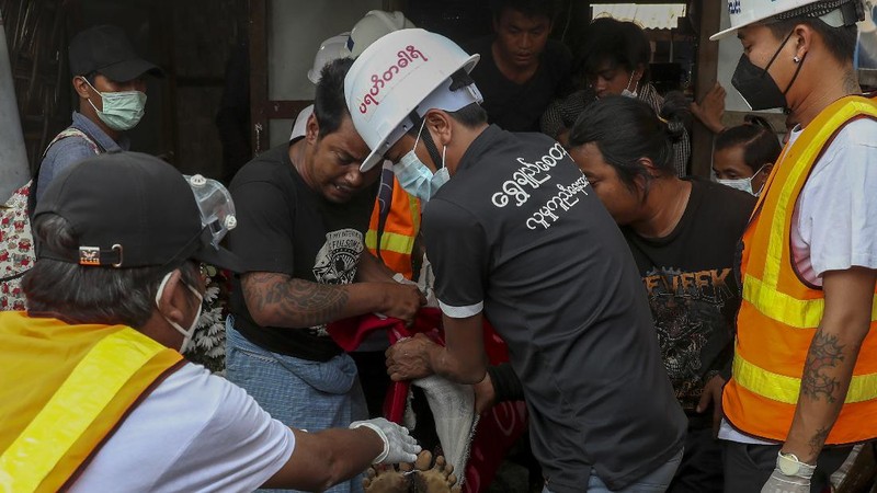 Domo Myanmar terus berlanjut. AP/