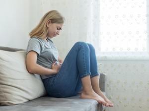 5 Makanan yang Bisa Melancarkan BAB, Rekomendasi Dokter Pencernaan