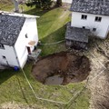 Ngeri, Ada Lubang Besar Misterius Muncul di Rusia