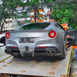 Ferrari-Mercy Tersangka Asabri Dilelang, Ini Daftar Harganya!