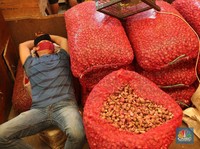 Mengintip Penjualan Bawang Merah yang Semakin Mahal