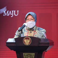 Dana Bansos Tahun Depan Turun, Gimana Nih Bu Risma?