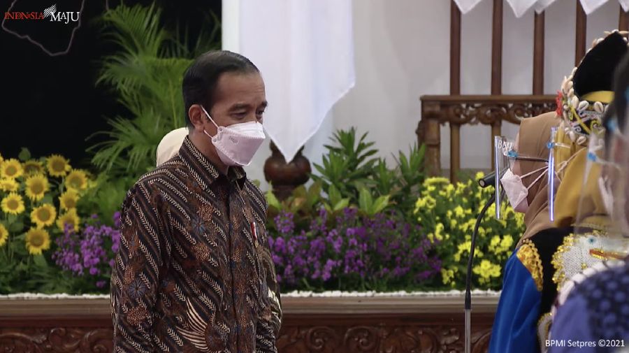 Presiden Joko Widdo dalam Pengarahan Presiden RI kepada Penerima Kartu Prakerja Tahun 2020-2021, 17 Maret 2021 (Tangkapan Layar Youtube Sekretariat Presiden)
