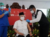 Vaksinasi Covid-19 Saat Ibadah Puasa, Batal Atau Enggak Nih?