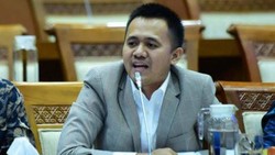 Anggota DPR Dengar Kabar Amplop Kondangan Bakal Kena Pajak oleh Pemerintah