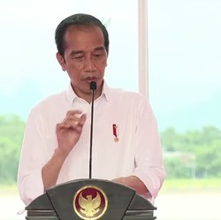 Bareng Kang Emil, Jokowi Tinjau Vaksinasi Massal Di Bogor