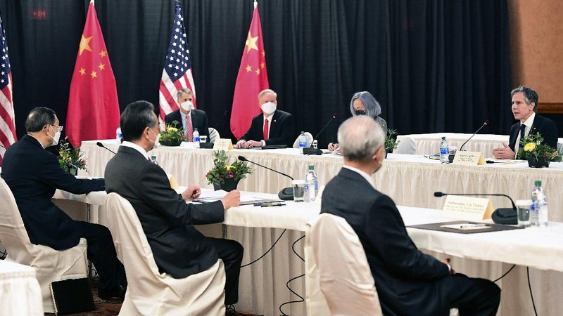 Secretary of State Antony Blinken, second from right, listens as national security adviser Jake Sullivan, right, speaks at the opening session of US-China talks at the Captain Cook Hotel in Anchorage, Alaska, Thursday, March 18, 2021. (Frederic J. Brown/Pool via AP)