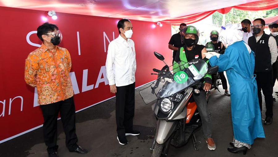 Presiden Joko Widodo Tinjau Vaksinasi Kota Bogor (Biro Pers Sekretariat Presiden/ Lukas)