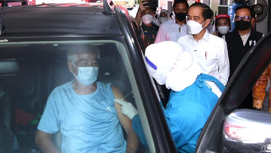 Presiden Joko Widodo Tinjau Vaksinasi Kota Bogor (Biro Pers Sekretariat Presiden/ Lukas)