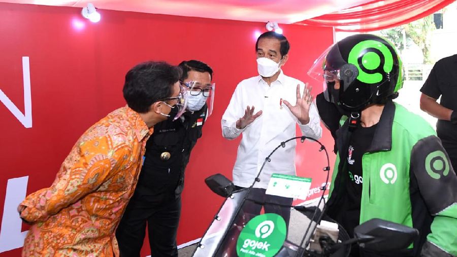 Presiden Joko Widodo Tinjau Vaksinasi Kota Bogor (Biro Pers Sekretariat Presiden/ Lukas)