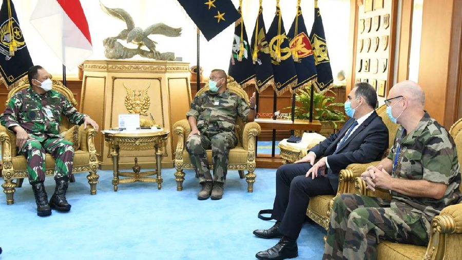 President Bussines Development Dassault Aviation Perancis, Mr.Jean Claude Piccirillo, menemui Kasau Marsekal TNI Fadjar Prasetyo, S.E., M.P.P., di Mabesau Cilangkap, Jakarta, Kamis (18/3).  (Tangkapan Layar Twitter @_TNIAU)