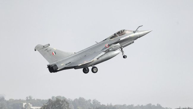 Panas Negara Nuklir Asia, Pakistan Tembak 5 Jet India-Tawan Militer
