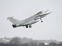 Panas Negara Nuklir Asia, Pakistan Tembak 5 Jet India-Tawan Militer