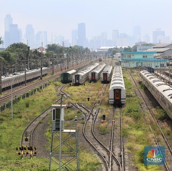 Intip Penampakan Depo Kereta Api 'Raksasa' di Indonesia