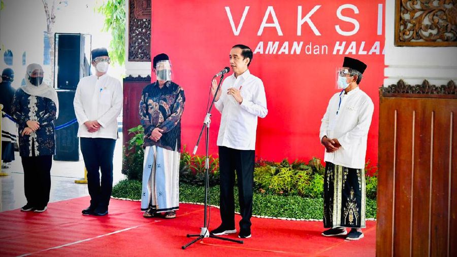 Presiden Joko Widodo (Jokowi) bertolak ke Provinsi Jawa Timur (Jatim) untuk melakukan kunjungan kerja. Dalam kunker tersebut Presiden Jokowi sempat bertemu dengan para kiai dan Majelis Ulama Indonesia (MUI) Jatim. (Foto: Laily Rachev - Biro Pers Sekretariat Presiden)