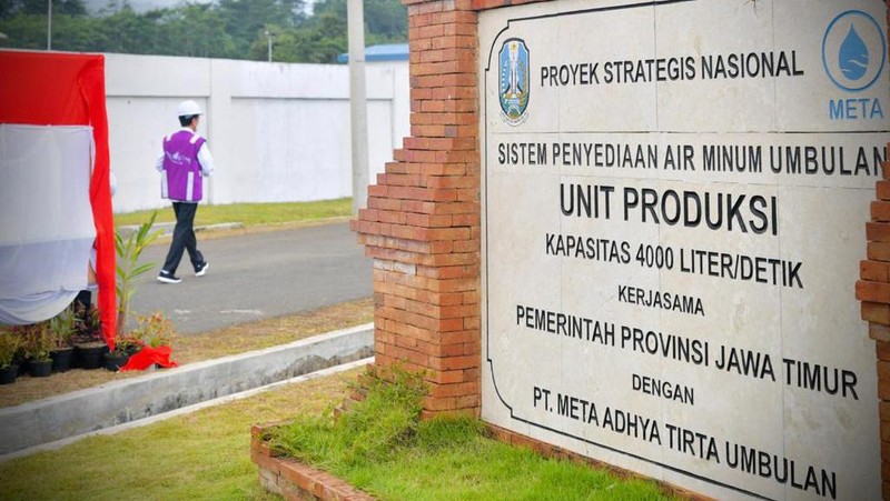 Presiden Joko Widodo (Jokowi) meresmikan sistem penyediaan air minum (SPAM) Umbulan, Kabupaten Pasuruan, Jawa Timur, Senin (22/3/2021). (Foto: Laily Rachev - Biro Pers Sekretariat Presiden)