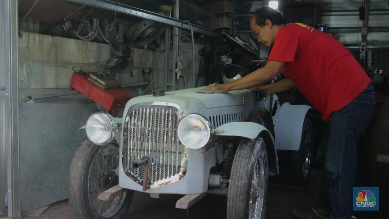 Replika Mobil Kuno (CNBC Indonesia/Tri Susilo)