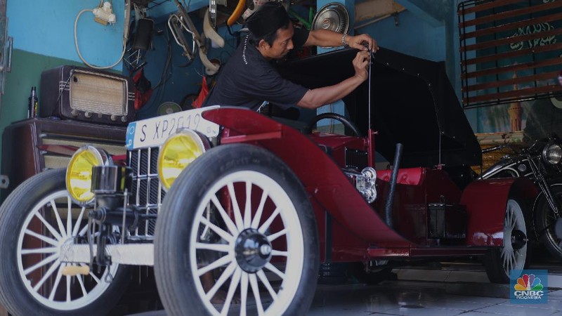 Replika Mobil Kuno (CNBC Indonesia/Tri Susilo)