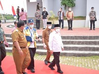 Wapres Ma'ruf Amin Blusukan ke Proyek Bendungan Jokowi