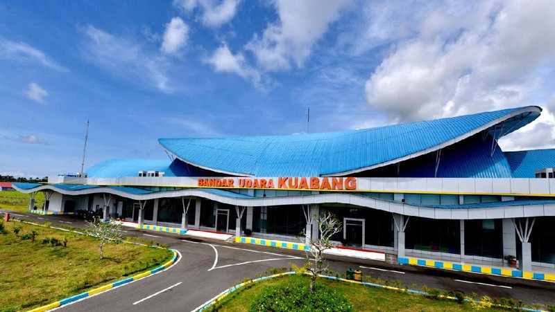 Presiden Jokowi Resmikan Terminal Bandar Udara Kuabang di Kabupaten Halmahera Utara, Provinsi Maluku Utara, 24 Maret 2021. (Foto: Muchlis Jr - Biro Pers Sekretariat Presiden)